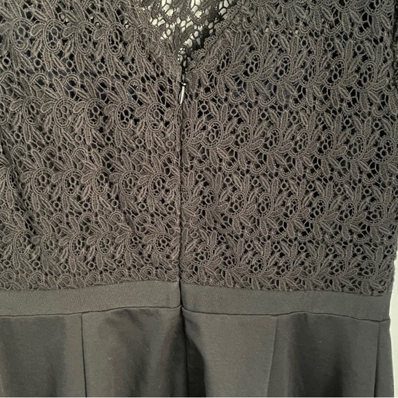 New Boden Black Lace Bodice Dress
Size 12R - Picture 8 of 10